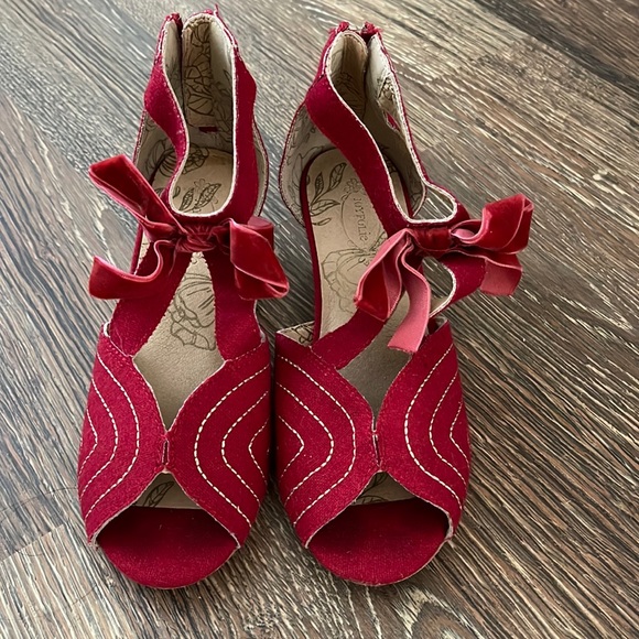 Joyfolie Holiday Cailyn Heels - Picture 1 of 6